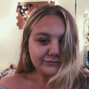 Meet your Posher, Chloe